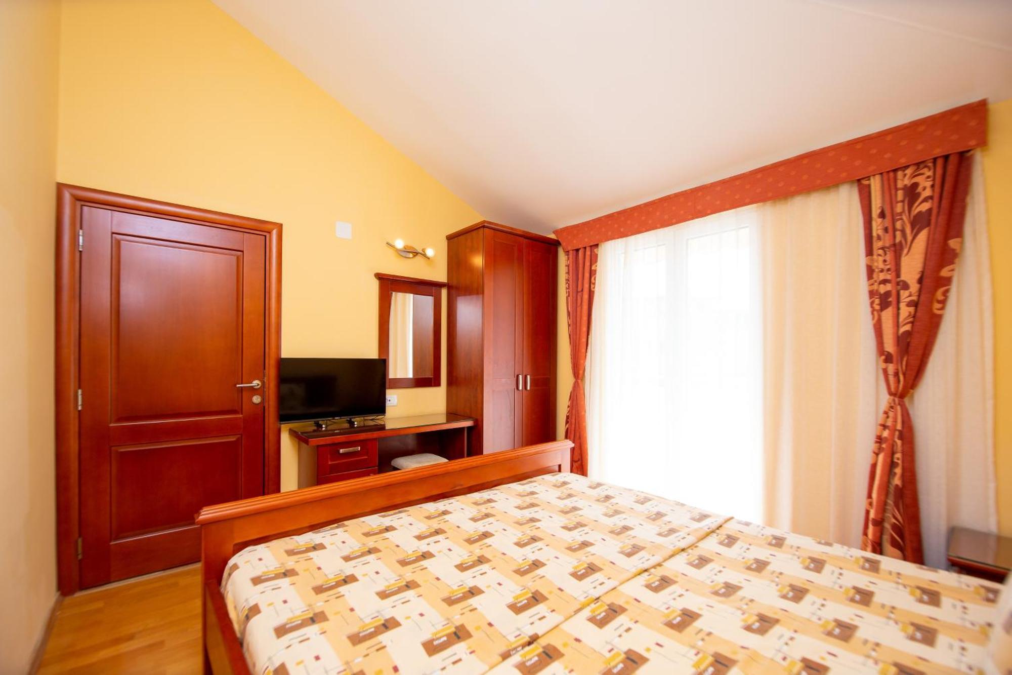 Apartmani Becici Бечичи