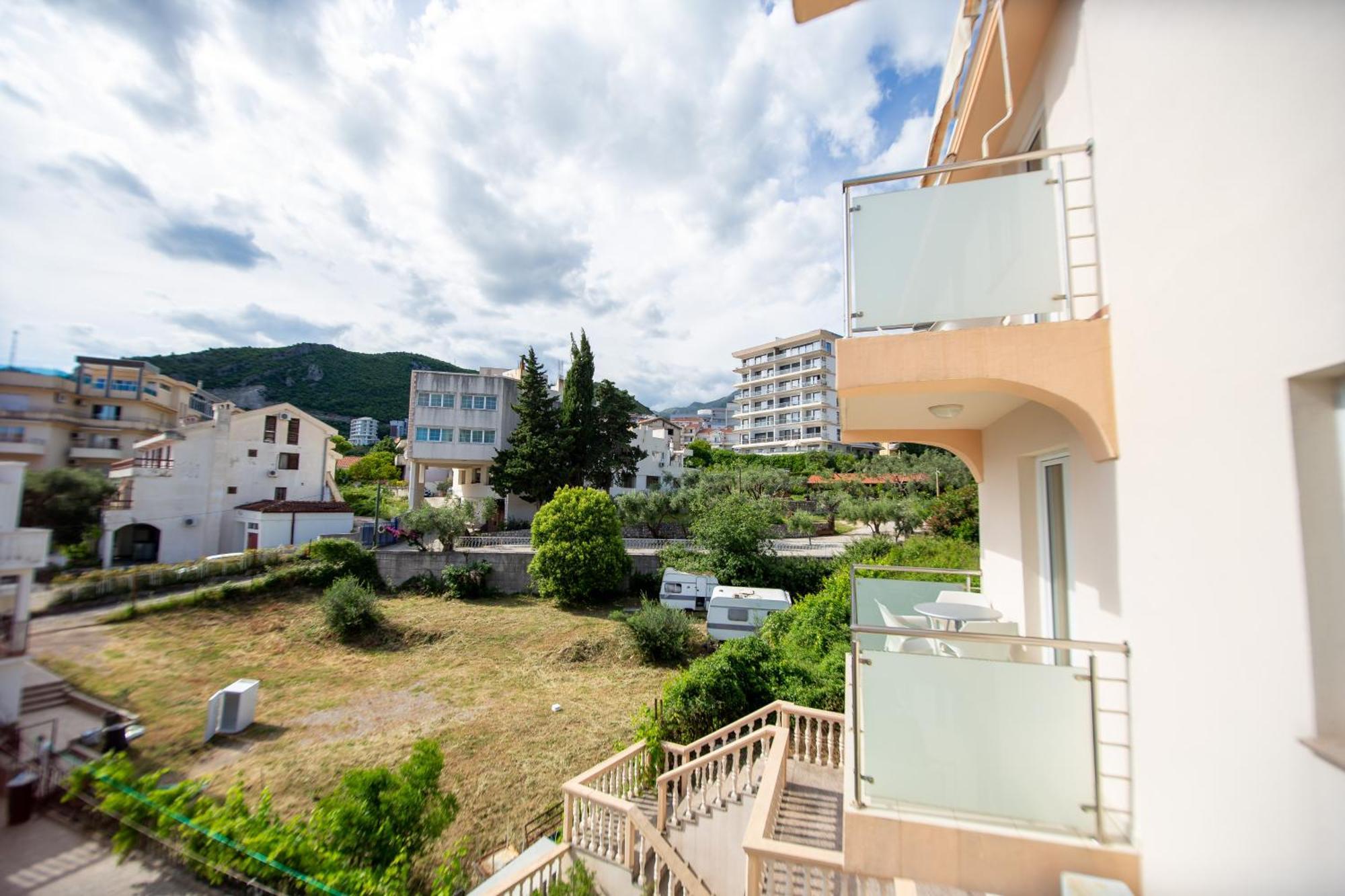 Апартаменты Apartmani Becici
