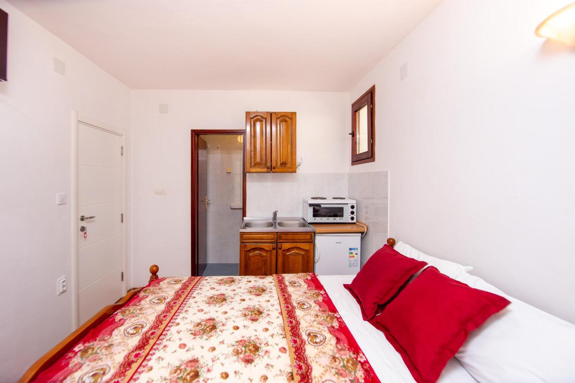 Апартаменты Apartmani Becici *