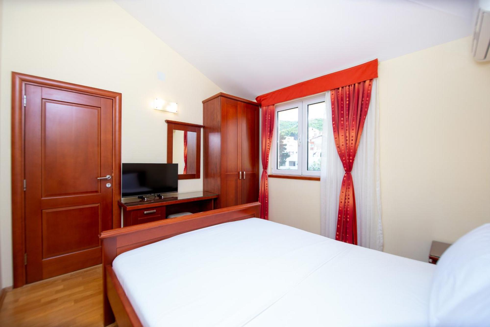 Апартаменты Apartmani Becici *
